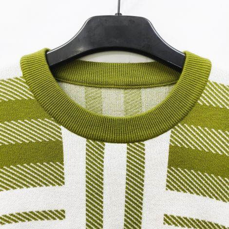fabricante de suéteres envueltos en lana, producción de suéteres bordados