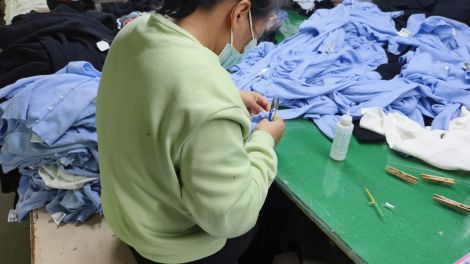 Wollpullover-Damenunternehmen, Ogly-Pullover-Fabrikkomplex in China, Hersteller von Damenpullovern