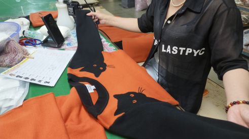 Cachemire-Pullover mit V-Ausschnitt, maßgeschneiderter, langer Kaschmirpullover für Damen, Fabrikkomplex