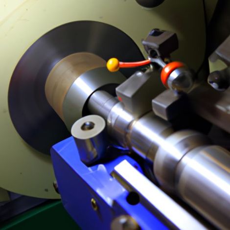 टर्निंग मशीन बेलनाकार लकड़ी टर्निंग खराद मशीन के लिए स्वचालित लकड़ी खराद